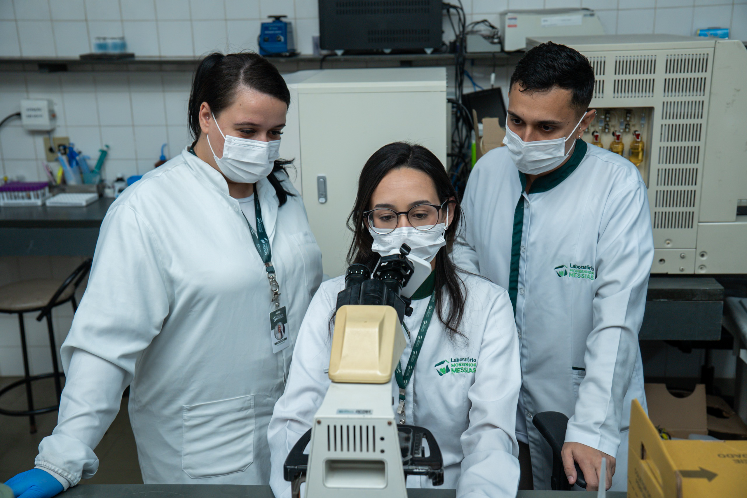 Análises clínicas no Laboratório Monsenhor Messias